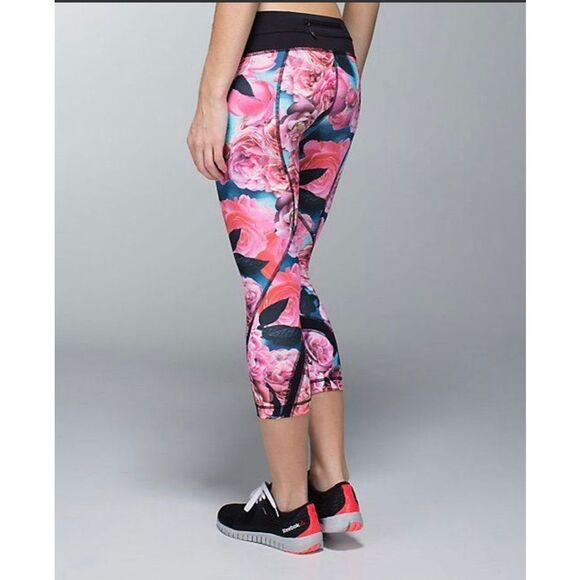 Lululemon Run Women’s Inspire Crop II Leggings Secret Garden Pattern Size 4 - Picture 2 of 8